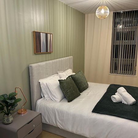 Central Birmingham City Apartment -Smart Tv - Free Parking Onsite Ngoại thất bức ảnh