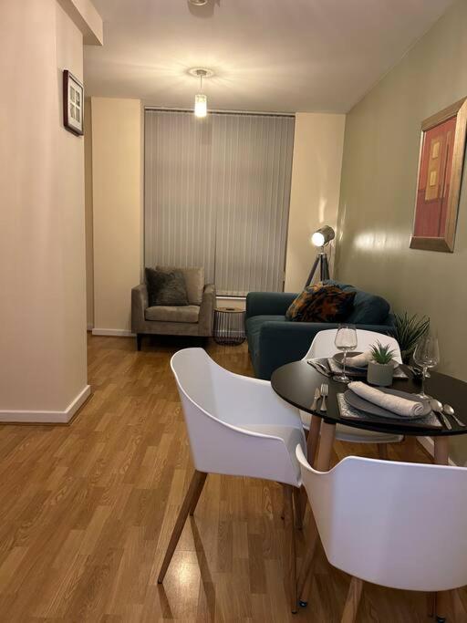 Central Birmingham City Apartment -Smart Tv - Free Parking Onsite Ngoại thất bức ảnh