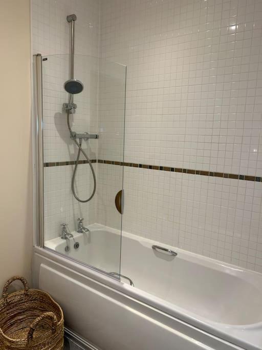 Central Birmingham City Apartment -Smart Tv - Free Parking Onsite Ngoại thất bức ảnh