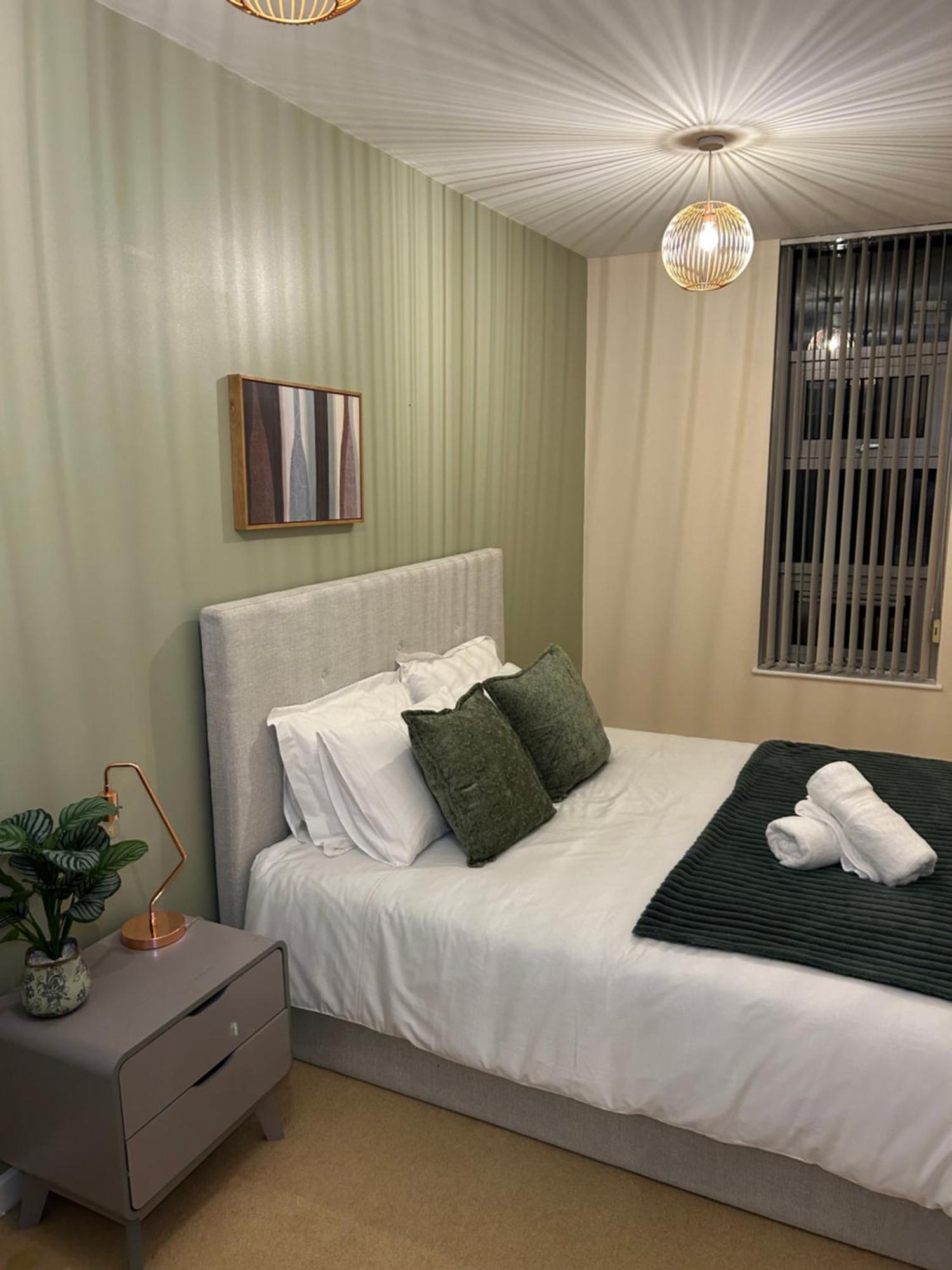 Central Birmingham City Apartment -Smart Tv - Free Parking Onsite Ngoại thất bức ảnh