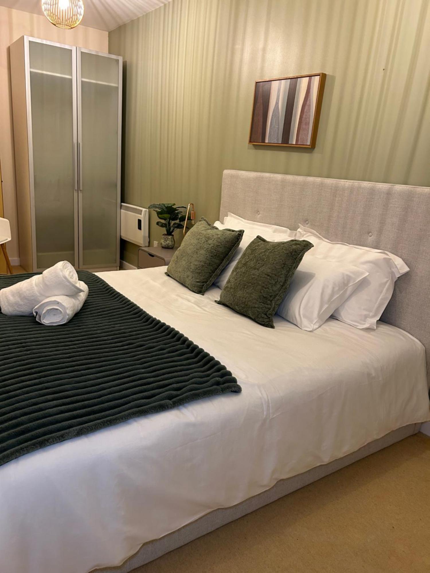 Central Birmingham City Apartment -Smart Tv - Free Parking Onsite Ngoại thất bức ảnh